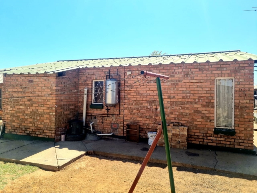 2 Bedroom Property for Sale in Roodepan Northern Cape